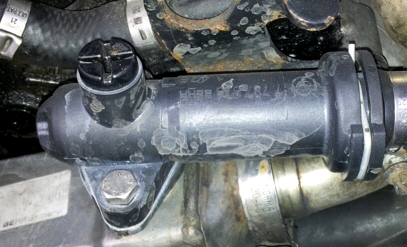 BMW E60 530d - Main Engine and EGR Thermostat change 