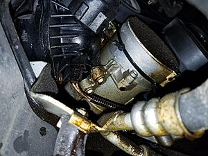 New owner. Need help locating an oil leak and an oil change question.-20171126_164305.jpg