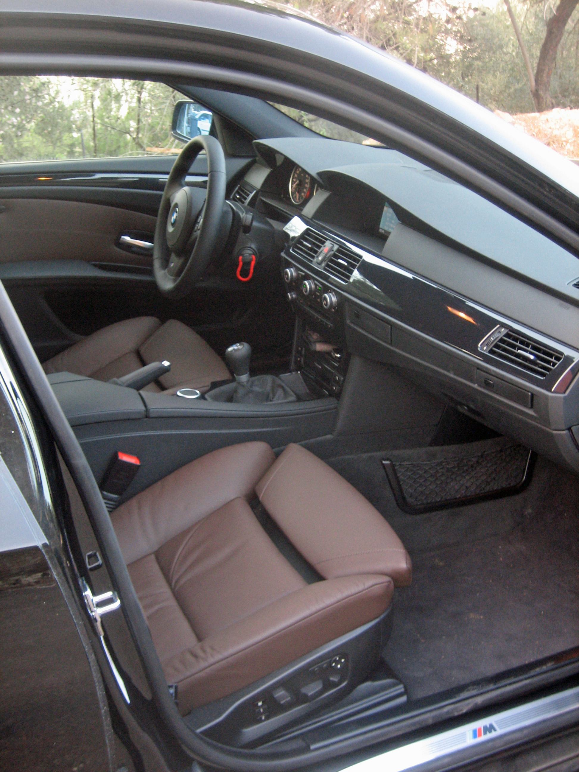pics of black interior trim? - 5Series.net Forums