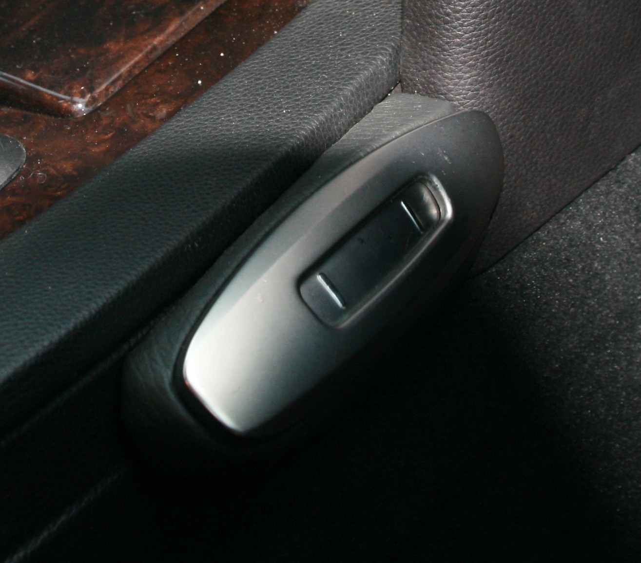 Drink Cup Holder on the passenger side - removable -  - Forums