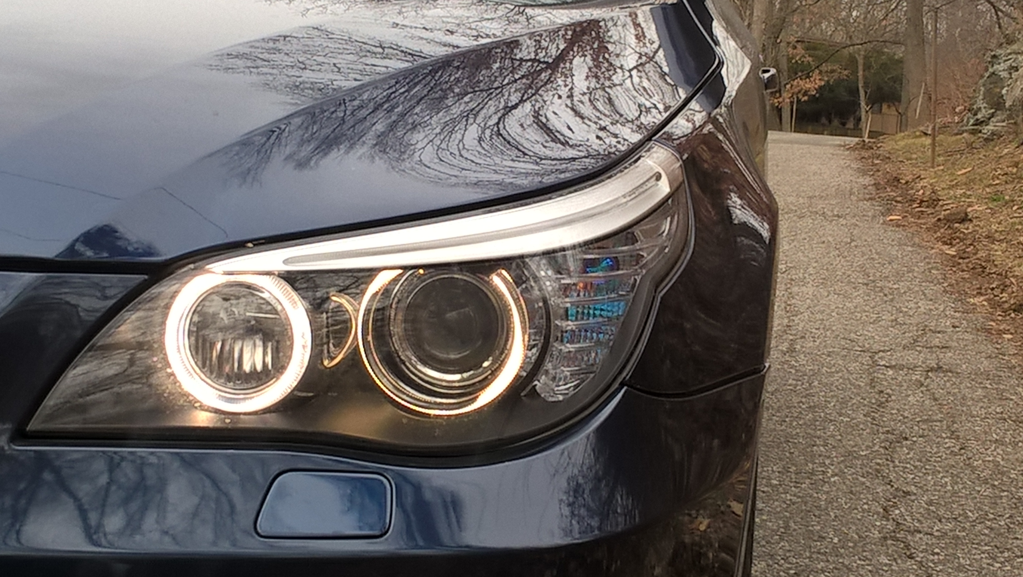 Front Set Xenon Angel Eyes LED BMW 5 E60 / E61 03-04 Black Right