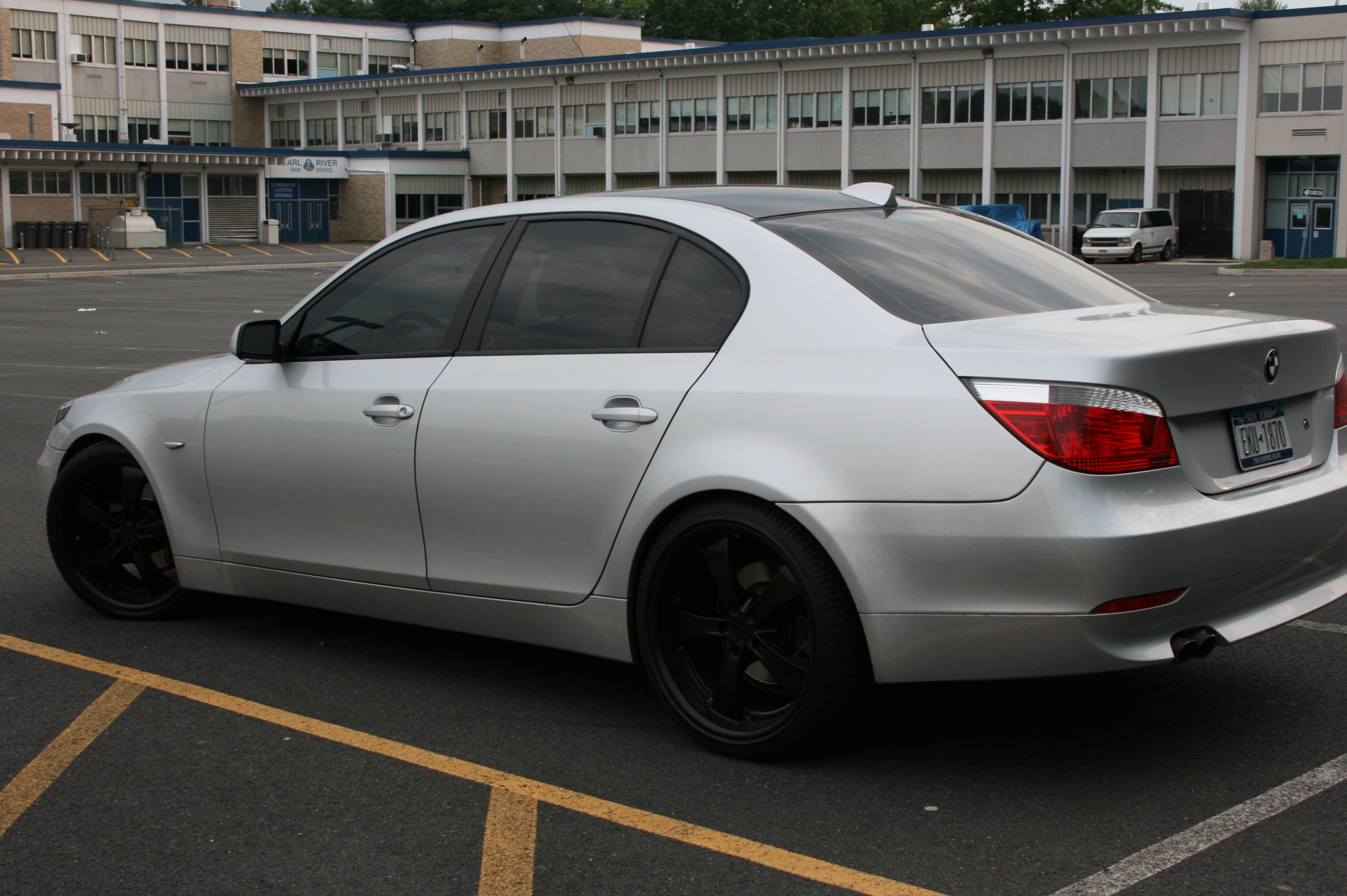 Black vinyl roof on Titanium Silver 525 -  - Forums