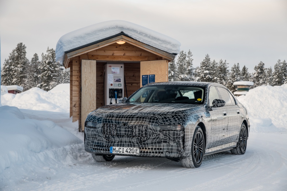 BMW i7 Sedan Undergoes Endurance Tests in Sweden